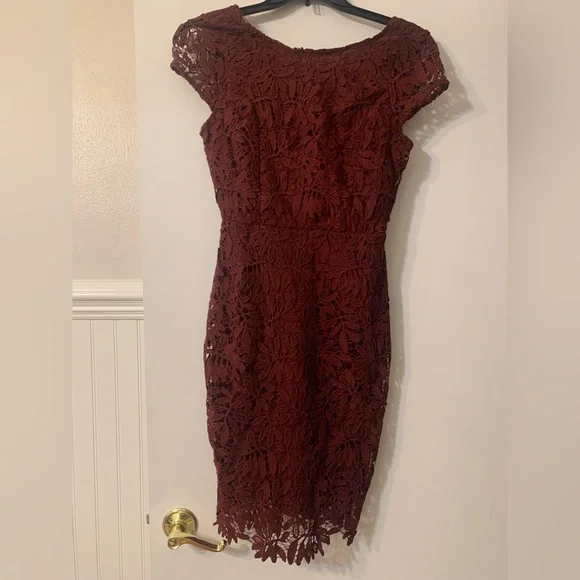 Lulus small burgundy dress right sheer right now wine red - Picture 6 of 7